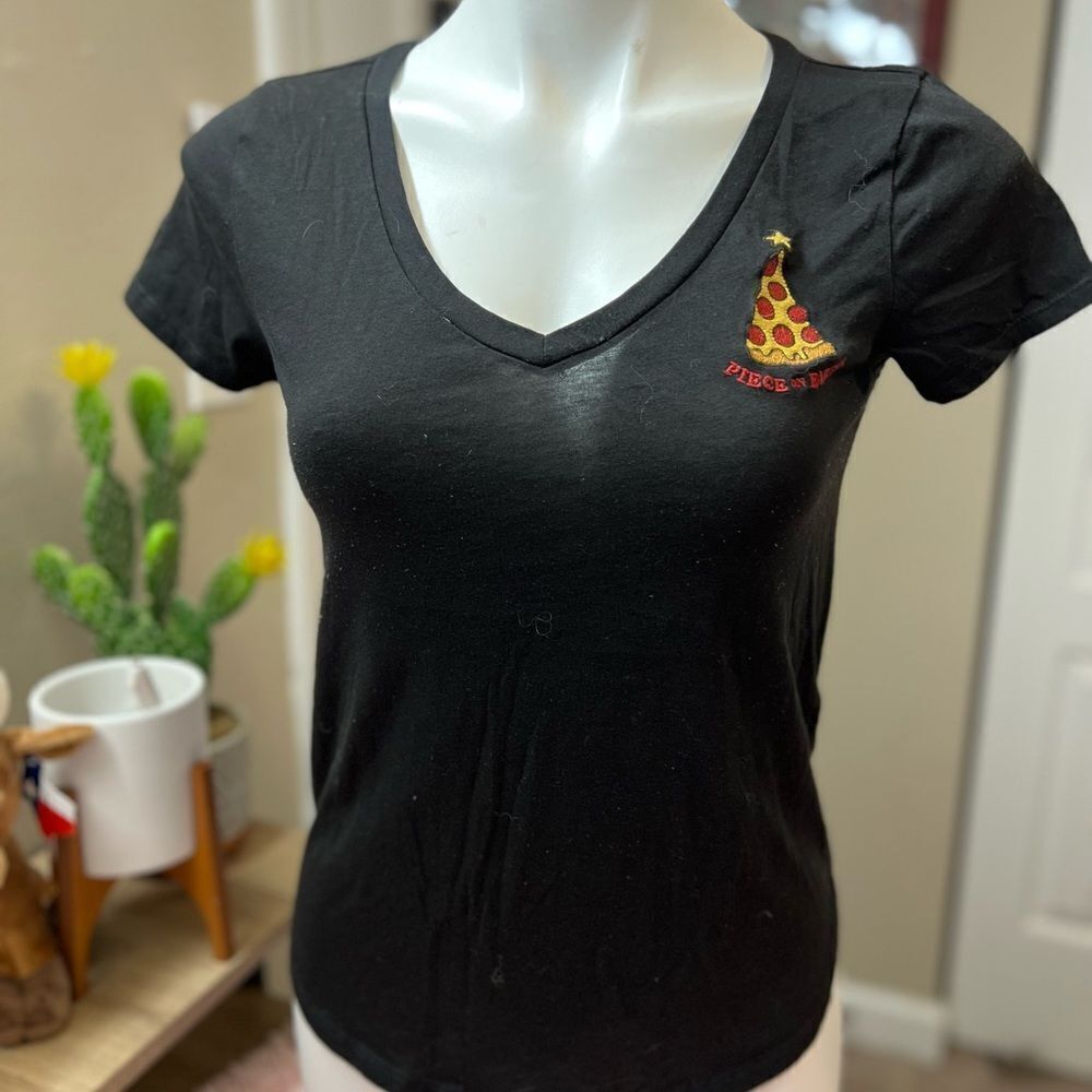 Hollister pizza black shirt
